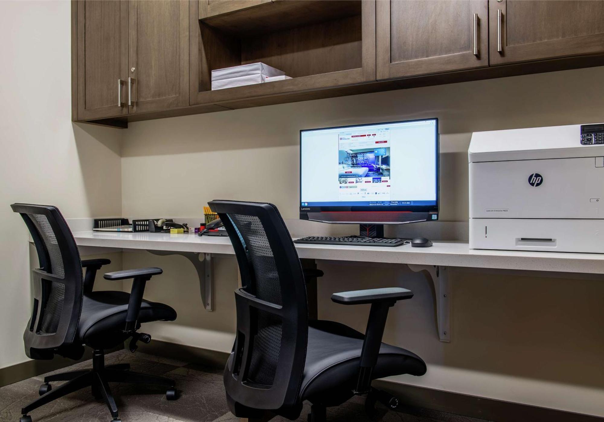 Hilton Garden Inn Winnipeg South Экстерьер фото