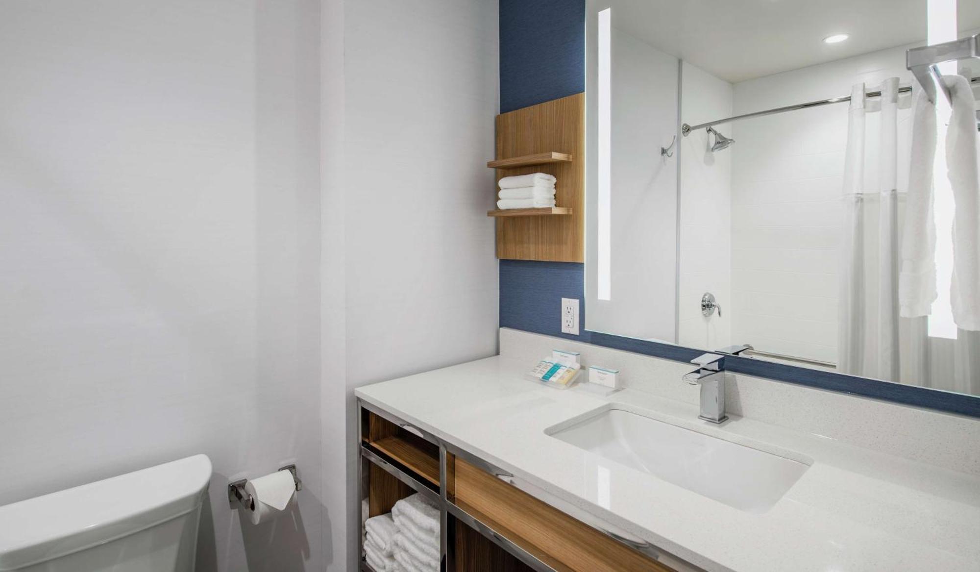 Hilton Garden Inn Winnipeg South Экстерьер фото